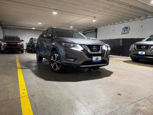 Used 2018 Nissan Rogue SL w/ Premium Package AWD/4WD image 6