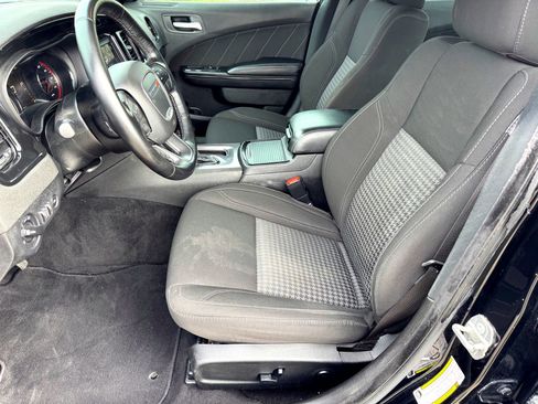 Used 2020 Dodge Charger SXT w/ Blacktop Package image 12
