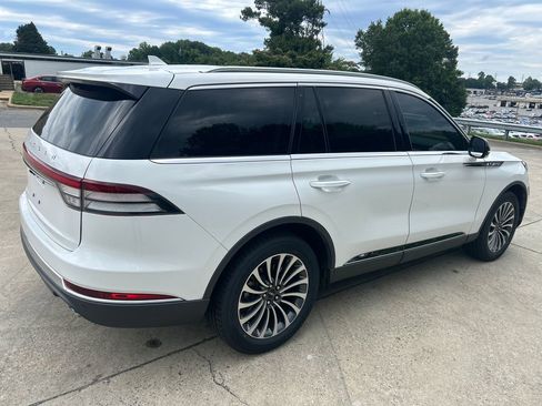 Certified 2024 Lincoln Aviator AWD w/ Premium Package image 6