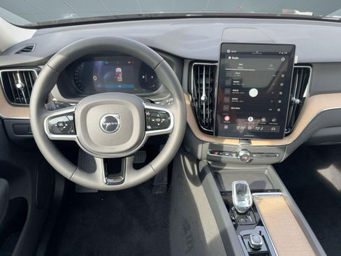 New 2026 Volvo XC60 B5 Core w/ Climate Package image 24