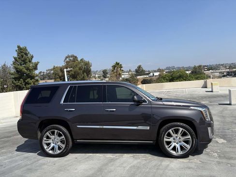 Used 2015 Cadillac Escalade Premium image 42