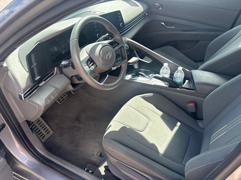 Used 2025 Hyundai Elantra Sport FWD image 11