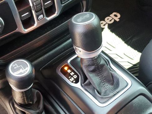 Used 2021 Jeep Wrangler Unlimited Sport AWD/4WD image 29