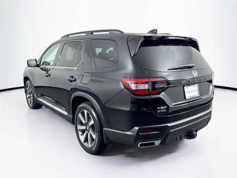 Used 2023 Honda Pilot Elite image 13