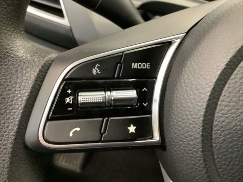 Certified 2025 Kia Seltos LX AWD/4WD image 21
