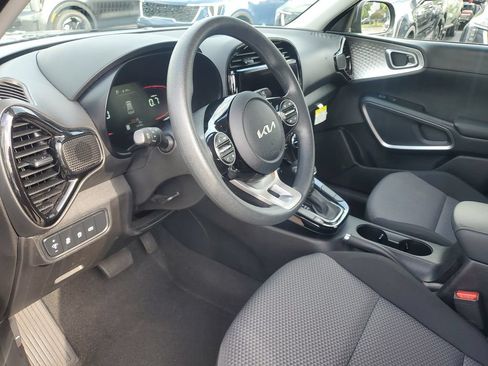 Used 2025 Kia Soul S FWD image 12