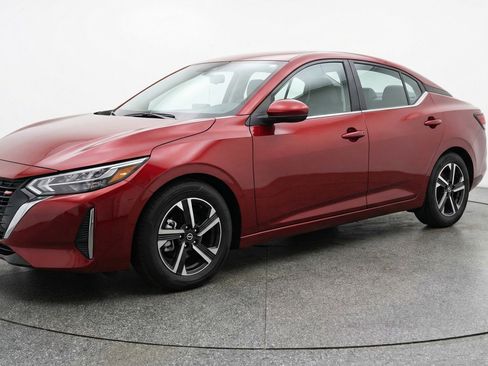 Used 2025 Nissan Sentra SV image 3