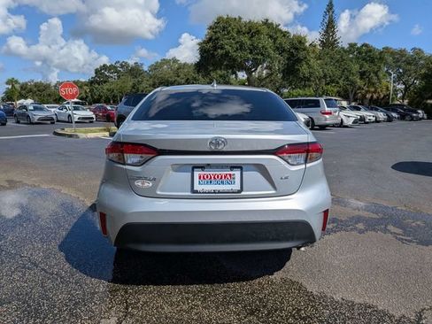 Used 2026 Toyota Corolla LE FWD image 5