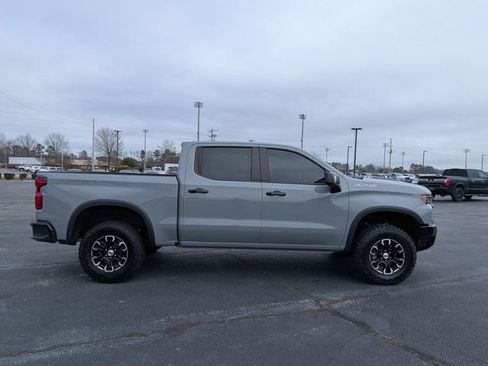 Used 2024 Chevrolet Silverado 1500 ZR2 w/ Technology Package image 2