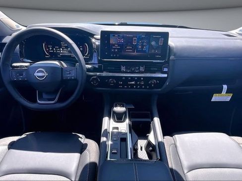 New 2026 Nissan Pathfinder SL FWD image 5