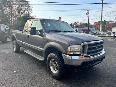 Used 2002 Ford F350 Lariat image 2