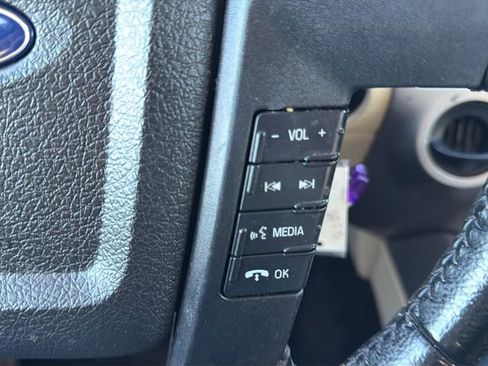 Used 2017 Ford Expedition XLT image 24