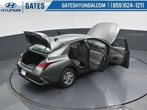 New 2026 Hyundai Elantra SE FWD image 50