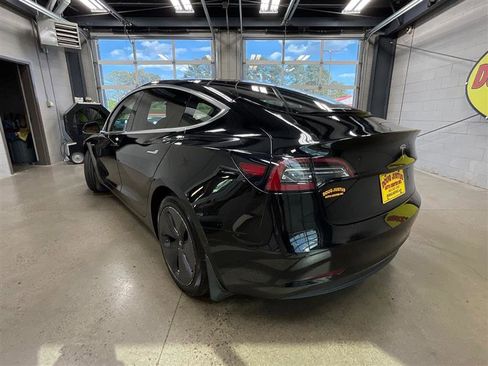 Used 2018 Tesla Model 3 Long Range RWD image 3