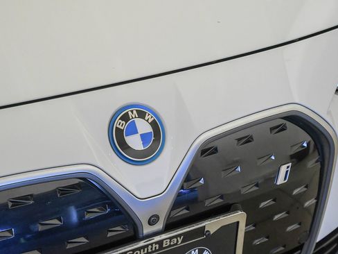 Used 2023 BMW i4 eDrive40 RWD image 7