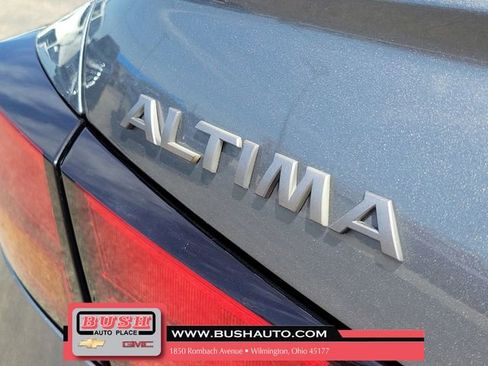 Used 2024 Nissan Altima 2.5 SV FWD image 6