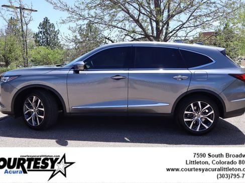 Used 2024 Acura MDX SH-AWD w/ Technology Package image 3