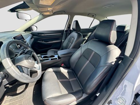 Used 2023 Nissan Altima 2.5 SR FWD image 21