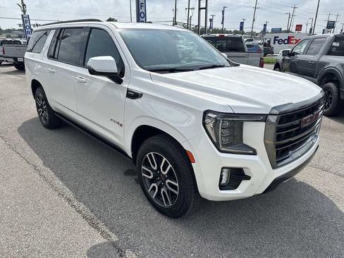 Used 2021 GMC Yukon XL AT4 w/ AT4 Premium Plus Package AWD/4WD image 3