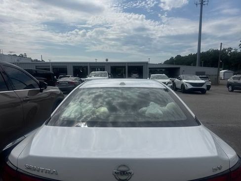 Used 2020 Nissan Sentra SV FWD image 9