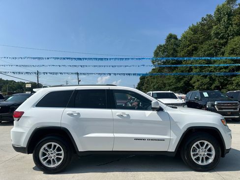 Used 2020 Jeep Grand Cherokee Laredo RWD image 8