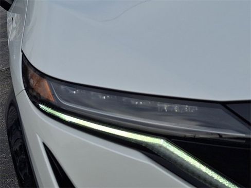 Used 2025 Nissan Ariya AWD image 9