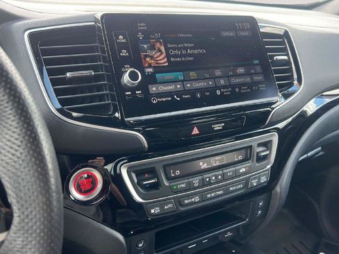 Certified 2025 Honda Ridgeline Black Edition image 12