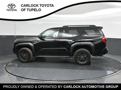 Used 2025 Toyota 4Runner SR5 AWD/4WD image 9