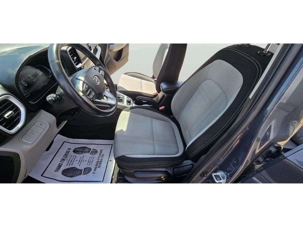 Used 2023 Hyundai Venue SEL w/ Cargo Package FWD image 22