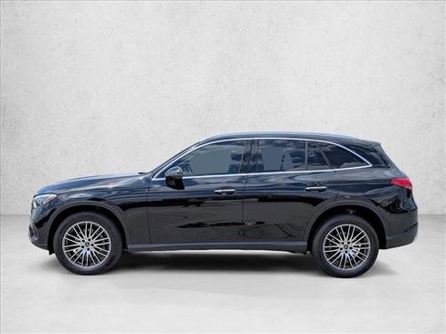 Used 2024 Mercedes-Benz GLC 300 4MATIC image 9