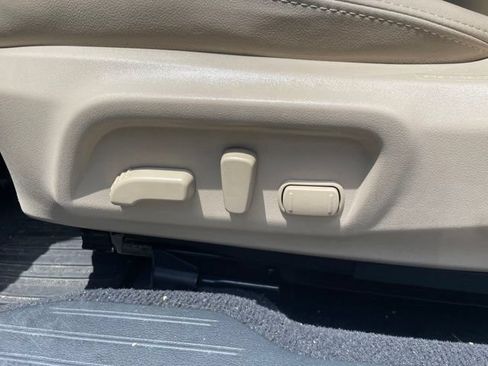 Used 2017 Subaru Outback 2.5i Limited AWD/4WD image 18