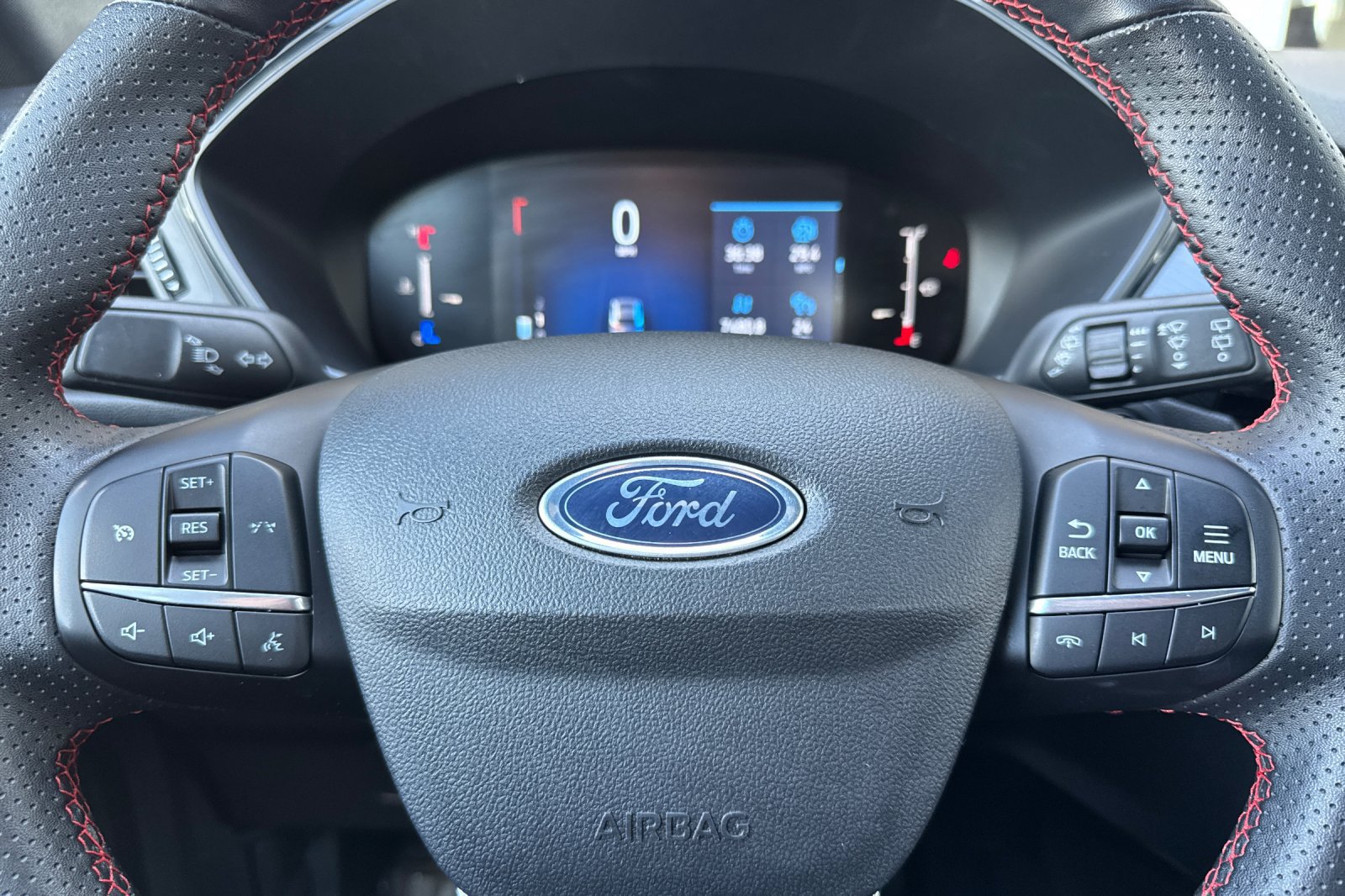 Used 2025 Ford Escape ST-Line FWD image 34