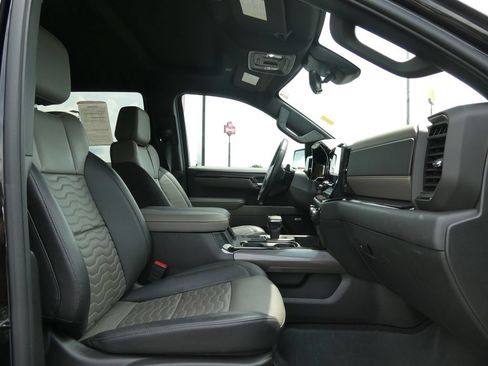Used 2024 Chevrolet Silverado 1500 ZR2 w/ Technology Package AWD/4WD image 14