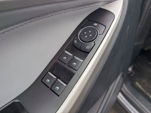 Used 2021 Ford Explorer XLT w/ Equipment Group 202A image 16