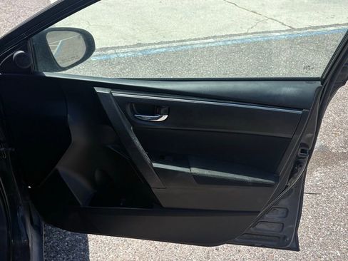 Used 2018 Toyota Corolla LE image 17