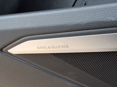 Used 2021 Audi e-tron Premium Plus w/ Premium Plus Package image 19