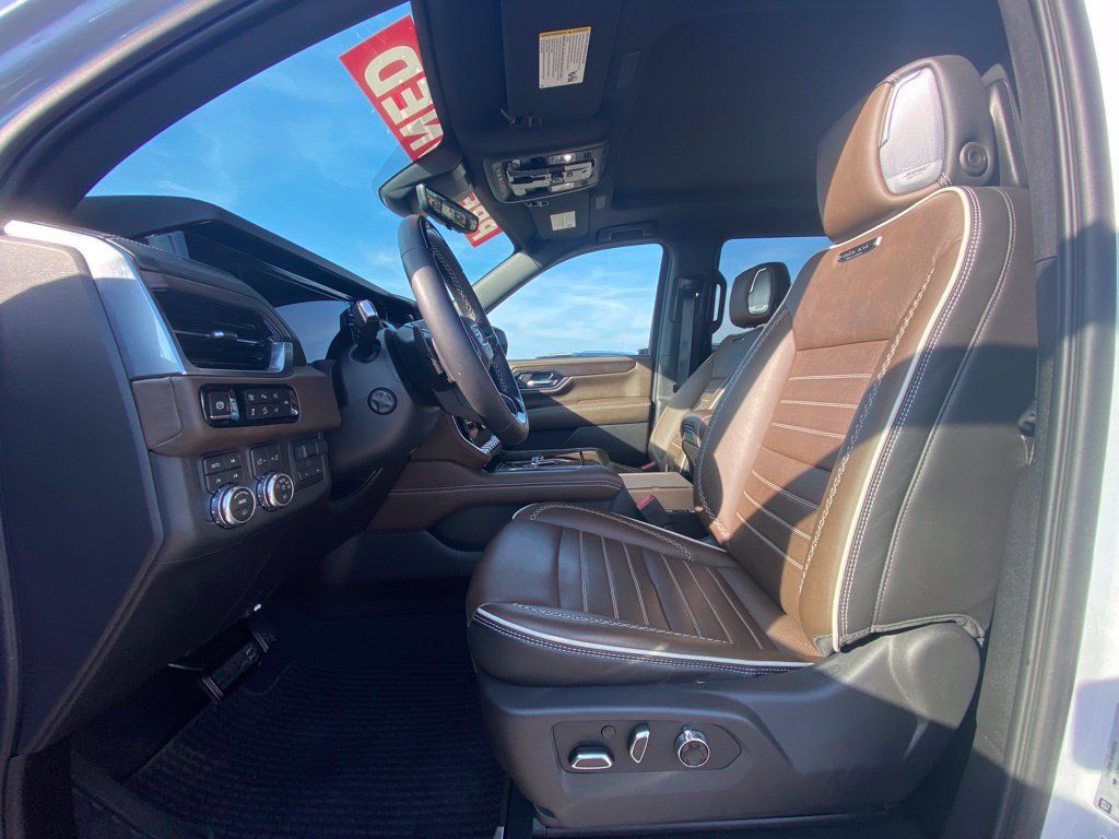 Used 2026 GMC Yukon Denali Ultimate AWD/4WD image 15