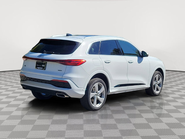 Used 2025 Audi Q5 Premium Plus w/ Premium Plus AWD/4WD image 4
