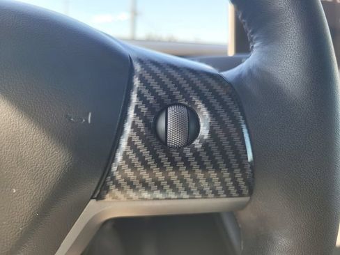 Used 2024 Tesla Model Y Long Range AWD/4WD image 27