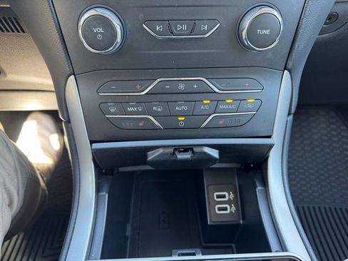 Used 2019 Ford Edge SEL w/ Equipment Group 201A FWD image 31