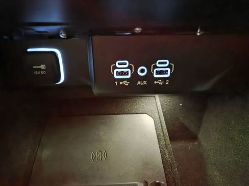 Used 2025 Jeep Wagoneer L Series II w/ 8-pass Seating Package AWD/4WD image 26