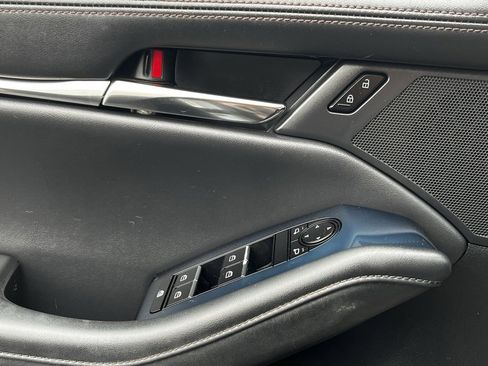 Used 2019 MAZDA MAZDA3 Sedan image 11