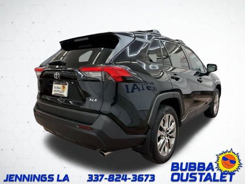 Used 2019 Toyota RAV4 XLE Premium image 5