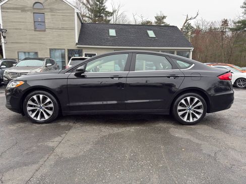 Used 2019 Ford Fusion SE image 4