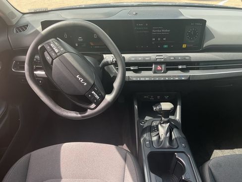 Used 2025 Kia K4 FWD image 12