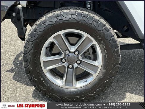 Used 2019 Jeep Wrangler Unlimited Sahara AWD/4WD image 10