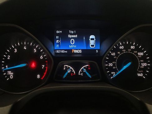 Used 2018 Ford Focus SE w/ SE Appearance Package FWD image 23
