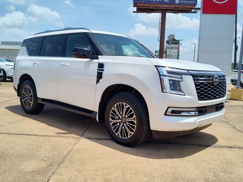 New 2026 Nissan Armada SL w/ Captain's Chari Seat Package RWD image 6