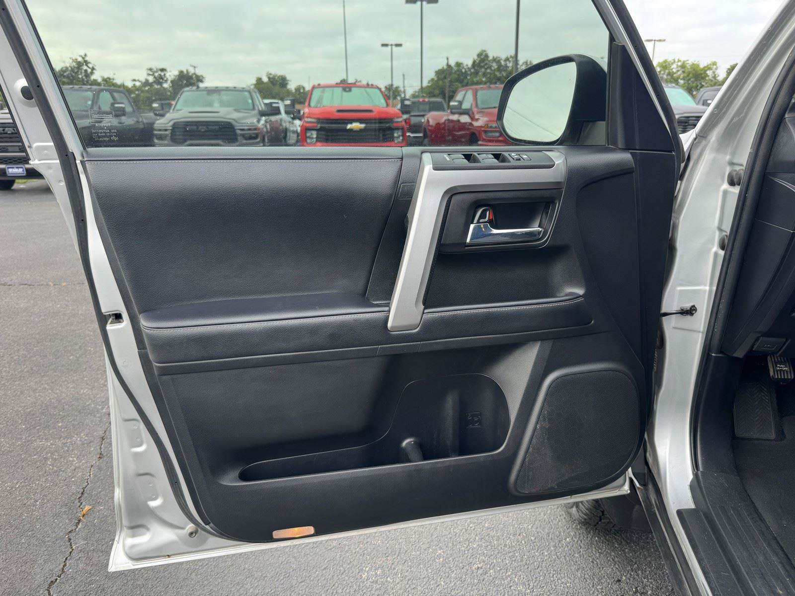 Used 2021 Toyota 4Runner SR5 AWD/4WD image 23
