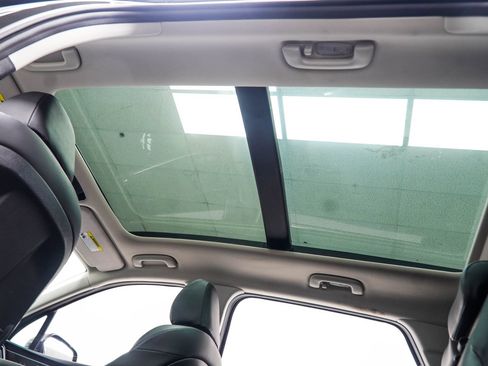 Used 2025 Kia Sorento S w/ Panoramic Sunroof Package FWD image 42